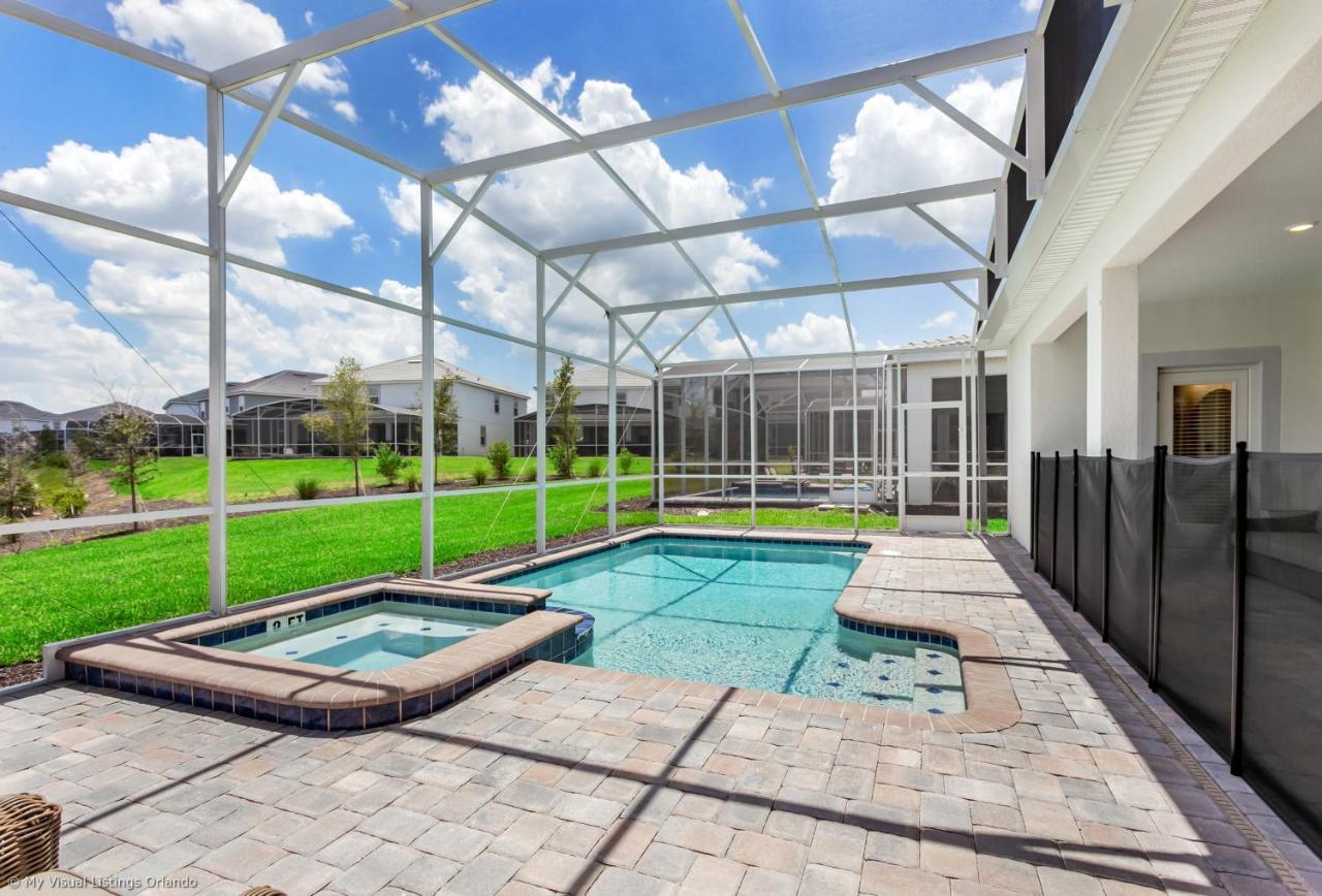 Contemporary Home W Private Pool& Spa Davenport Exterior photo